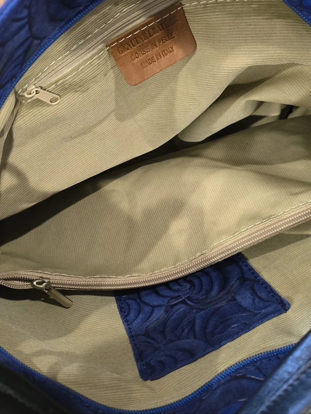 NWT Anna Morelinni Coil Detailed Hobo